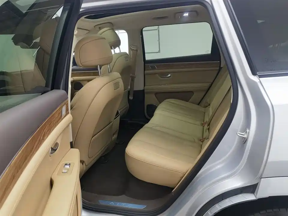 AITO Ask the world M7