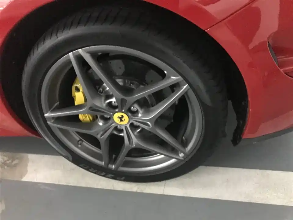 Ferrari California T