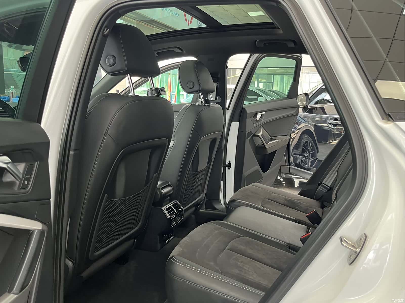 Audi Q3, 2022 9