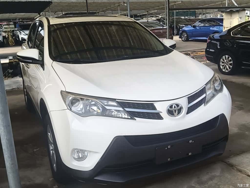 Toyota RAV4, 2015 4