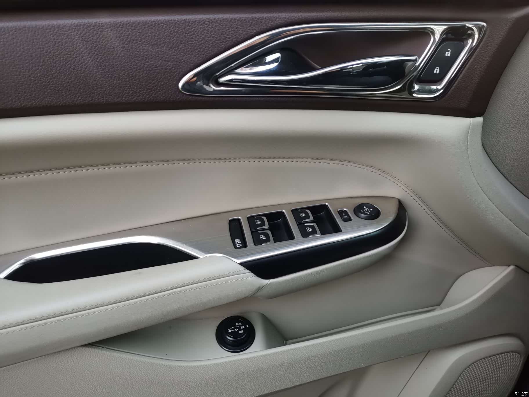 Cadillac SRX, 2016 6