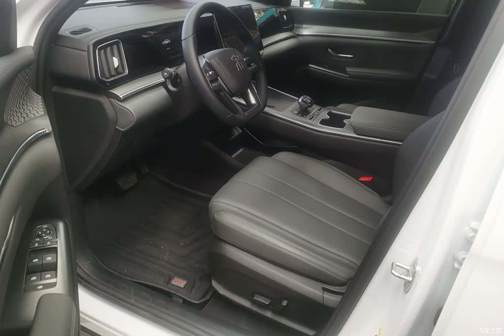 BYD Song, 2025 9