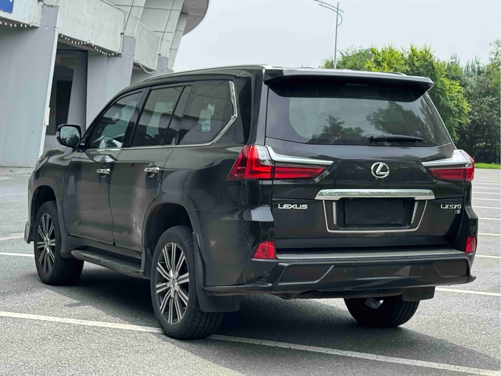 Lexus LX, 2019 4