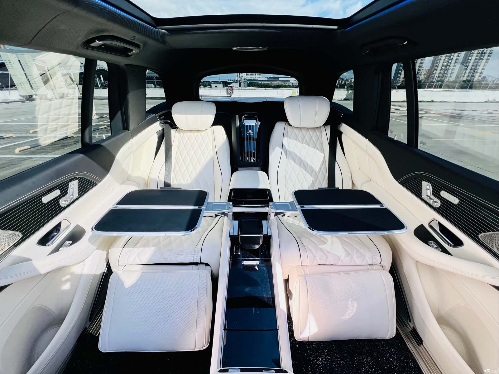 Mercedes-Benz GLS, 2024 10