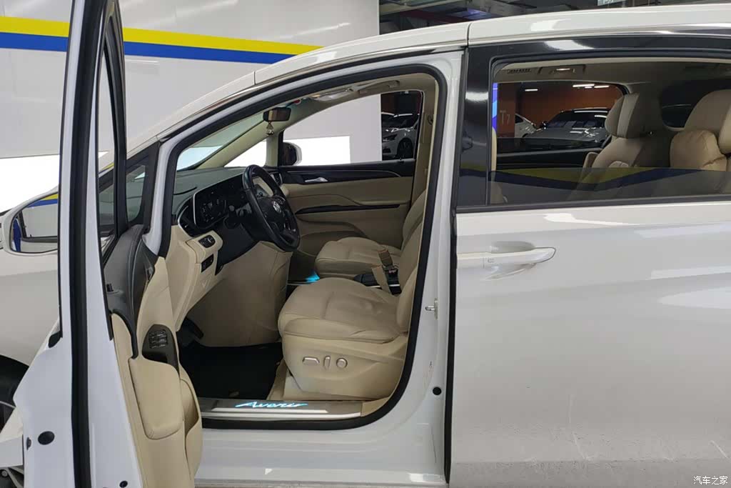 Buick GL8, 2021 9