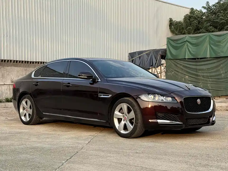 Jaguar XFL