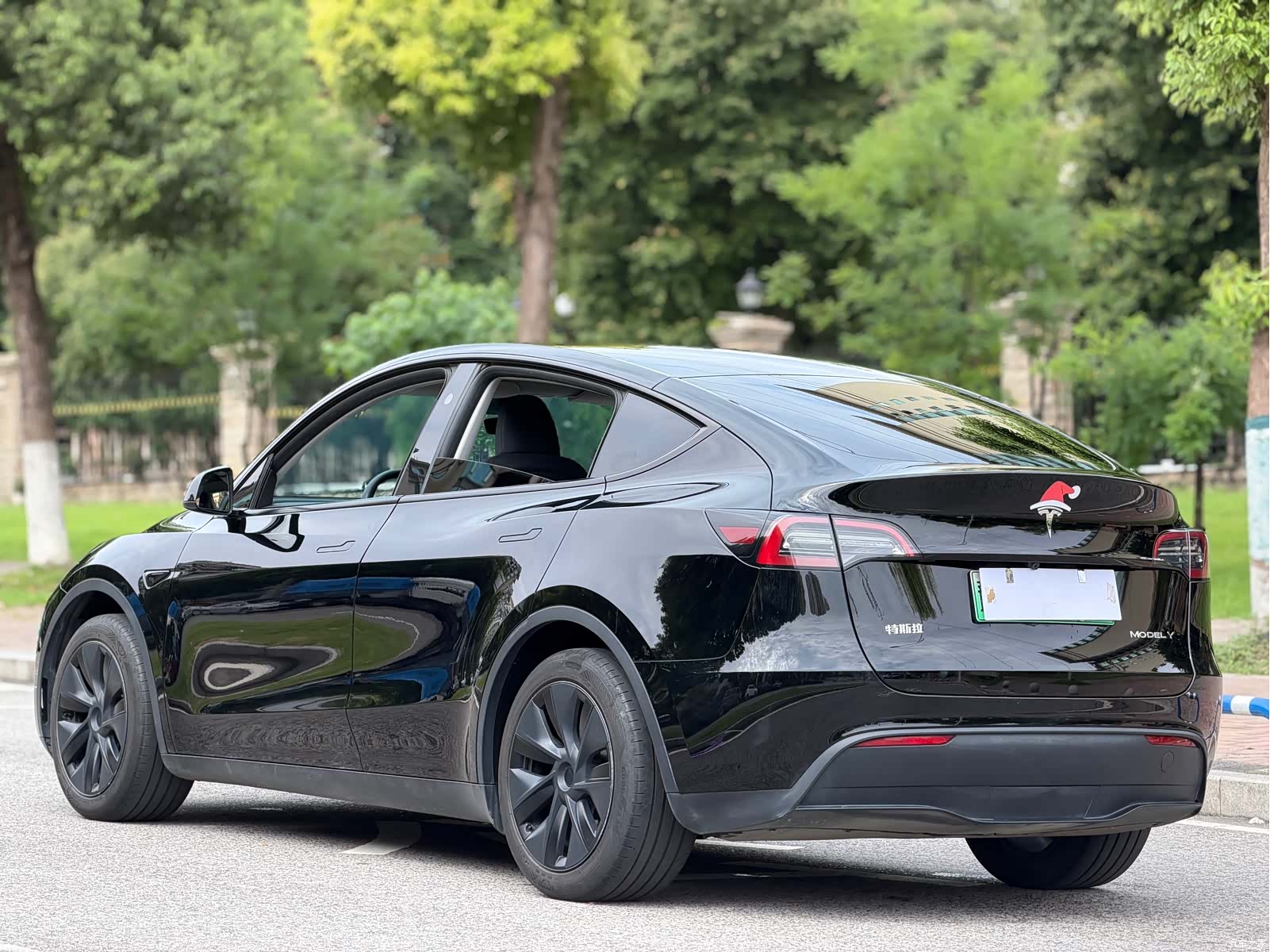 Tesla Model Y, 2024 17