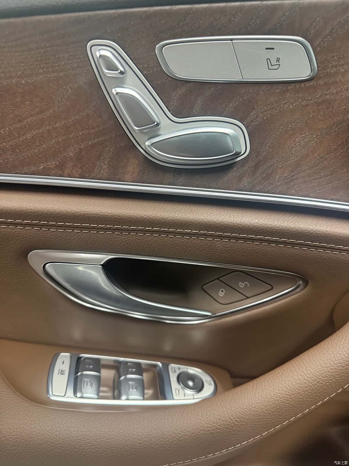 Mercedes-Benz E-Class, 2023 11