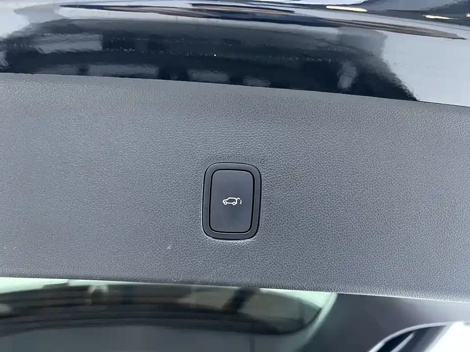 AITO Ask the world M9