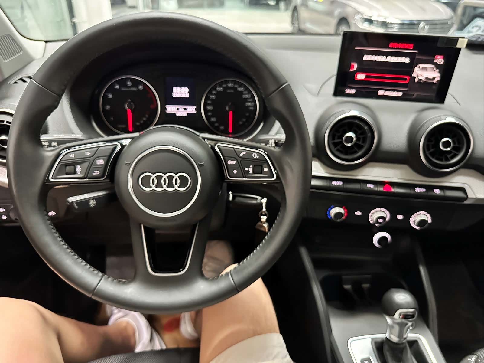 Audi Q2L, 2022 16