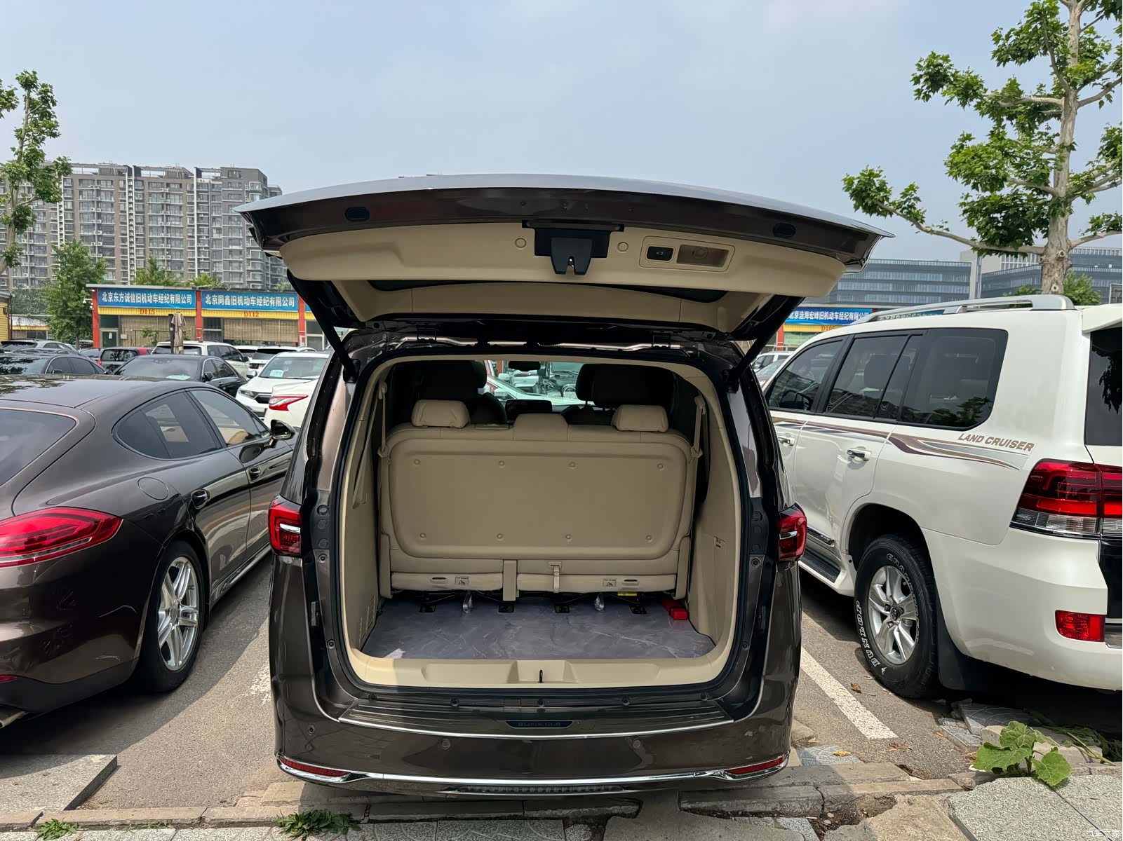 Buick GL8, 2025 10
