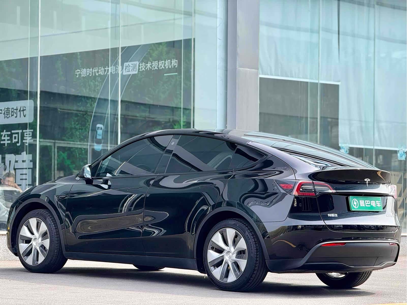 Tesla Model Y, 2023 7