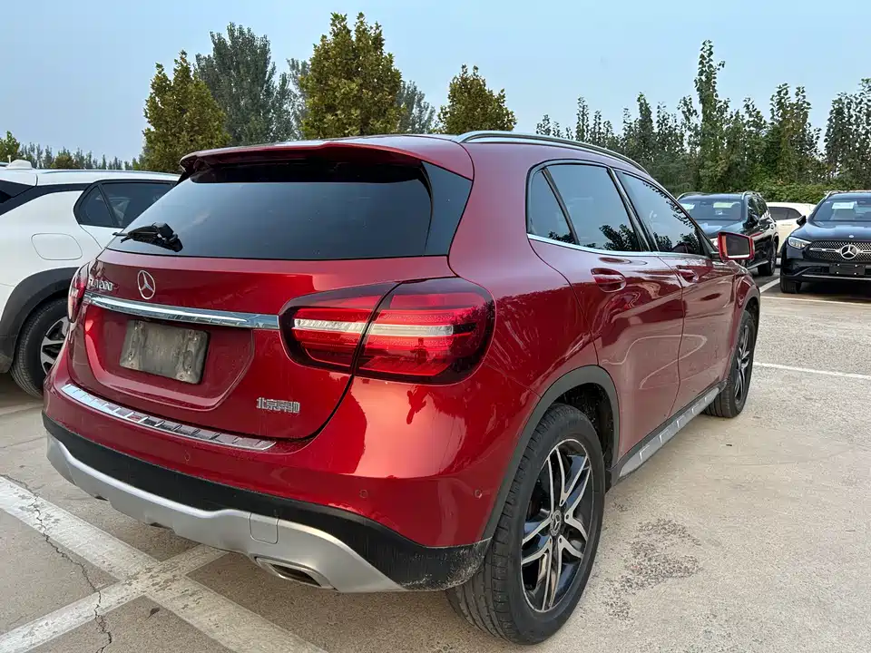 Mercedes-Benz GLA