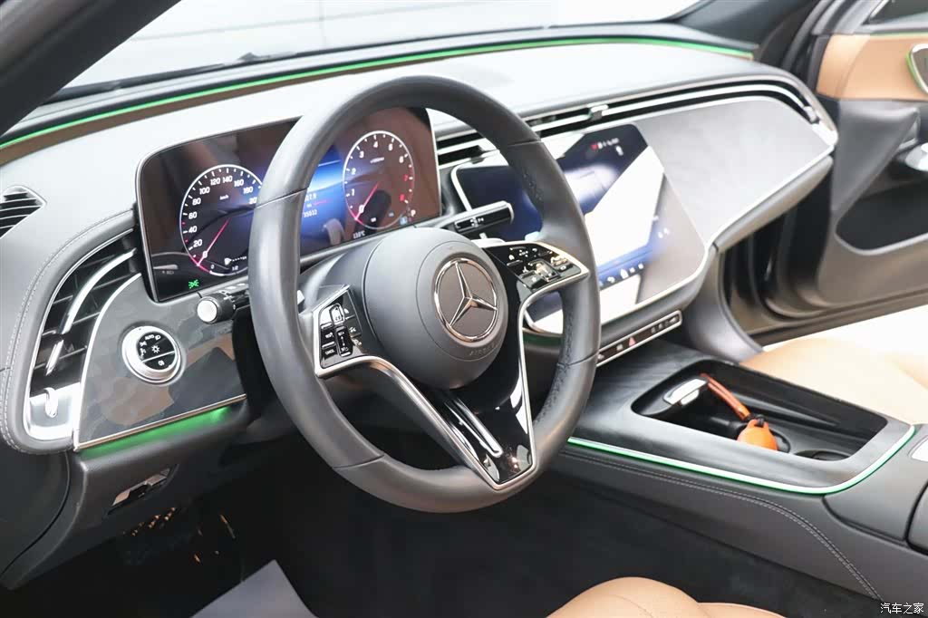Mercedes-Benz E-Class, 2024 14
