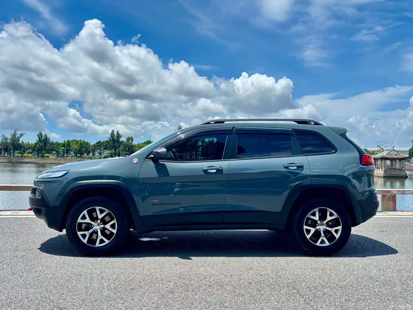 Jeep Cherokee, 2015 8