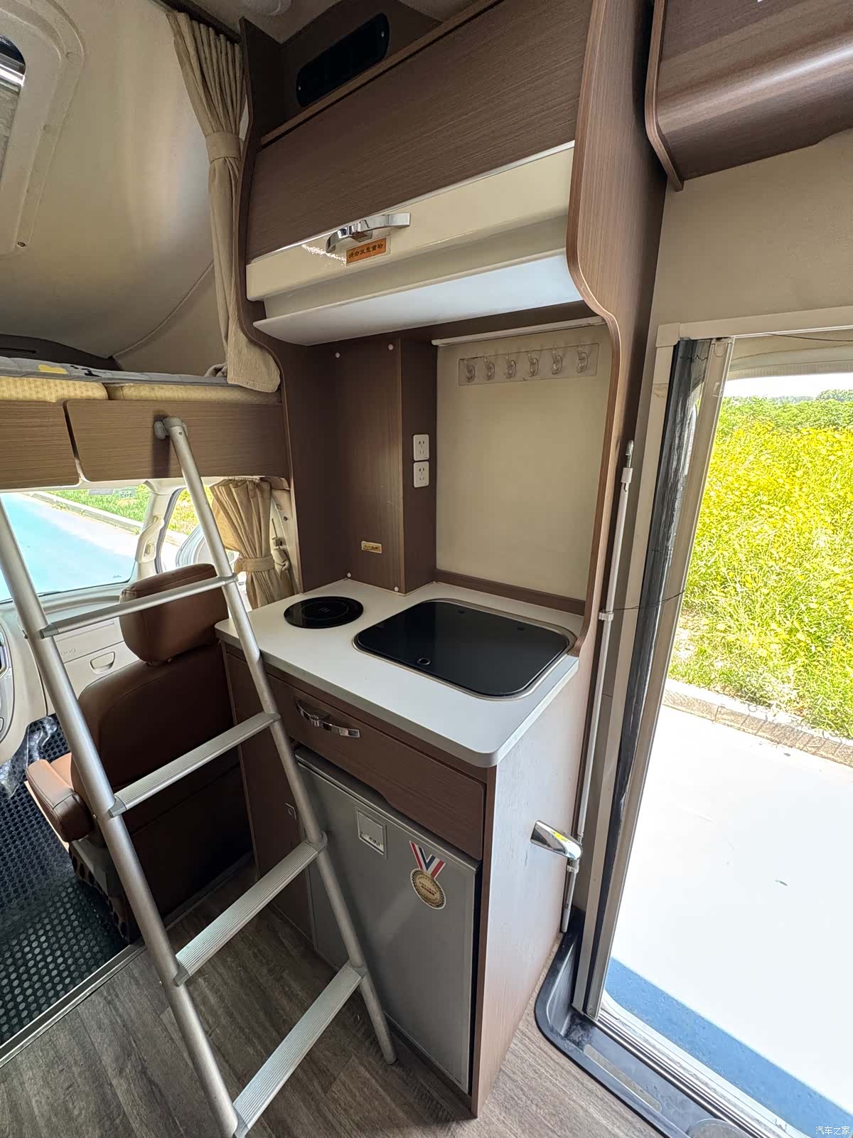 Maxus V80, 2021 15