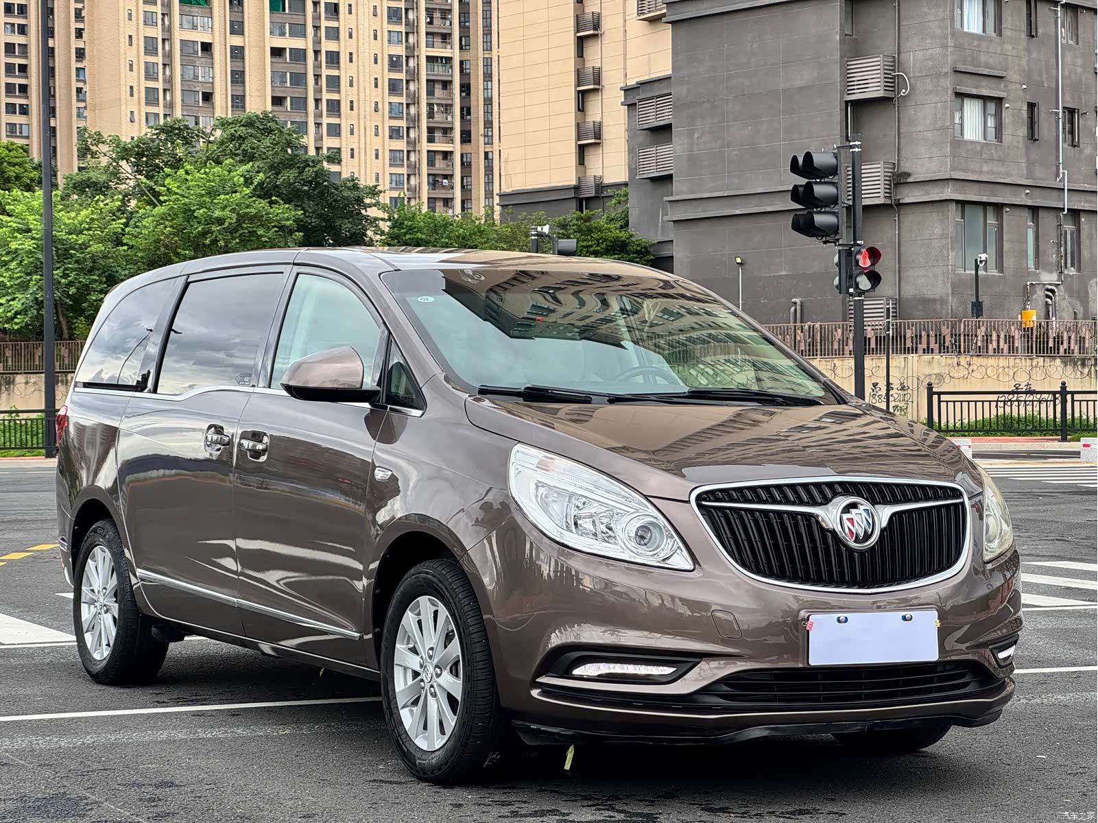 Buick GL8, 2018 3