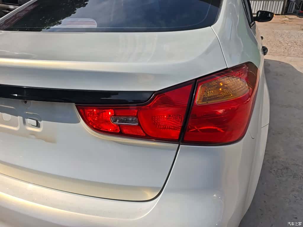 Kia K3, 2014 8