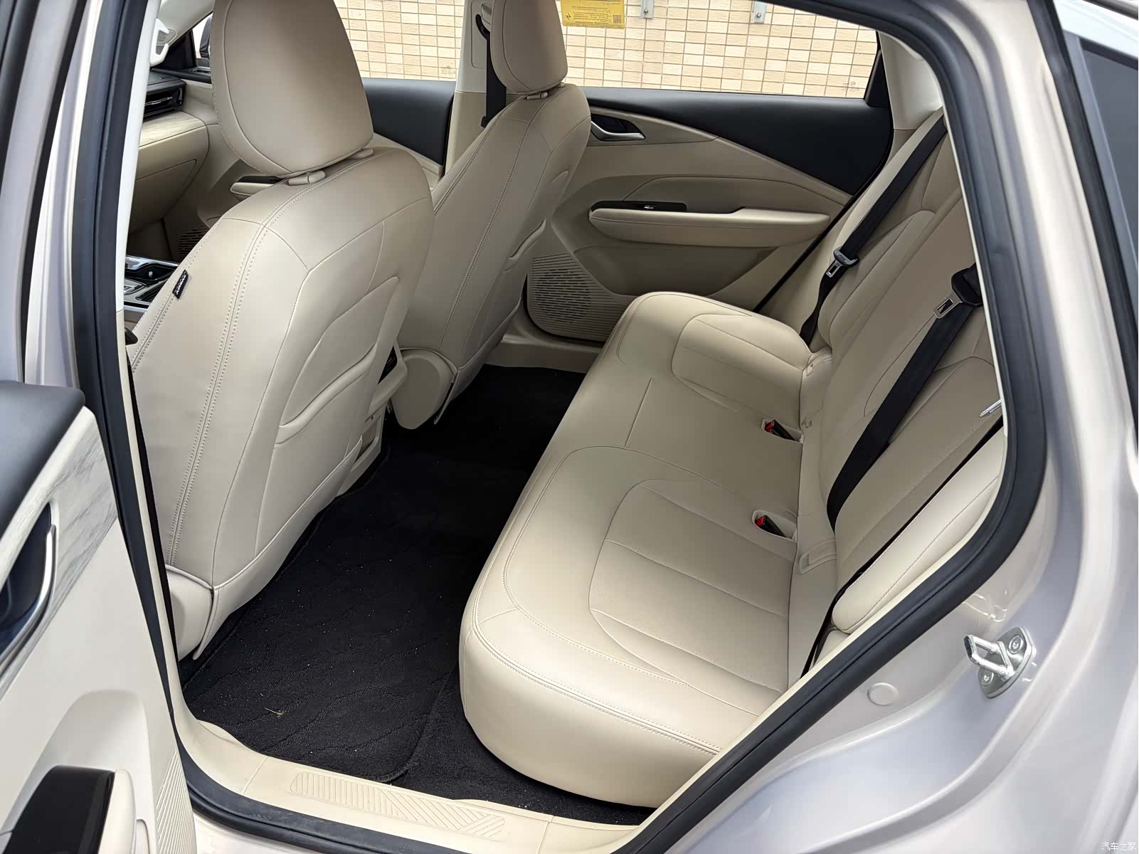 Wuling Starlight, 2026 6