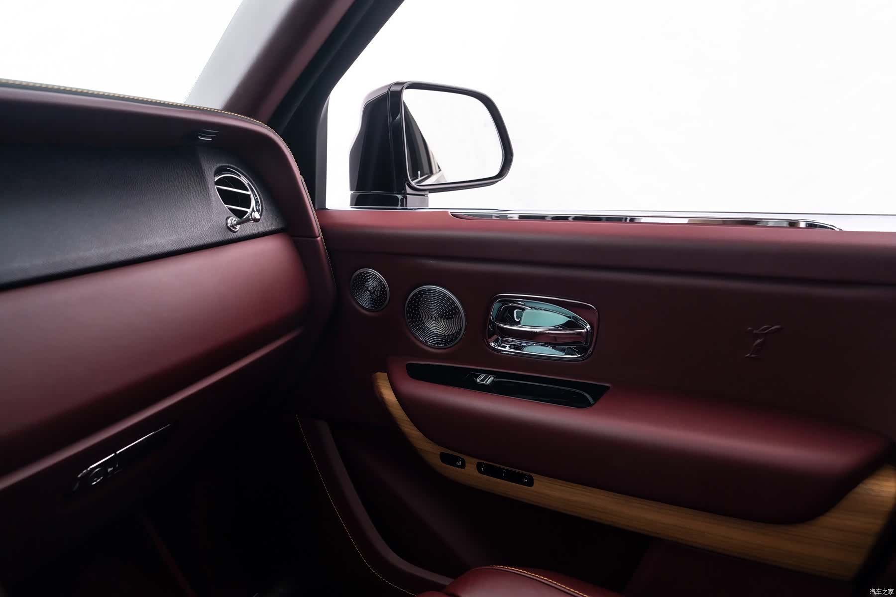 Rolls-Royce Cullinan, 2020 24