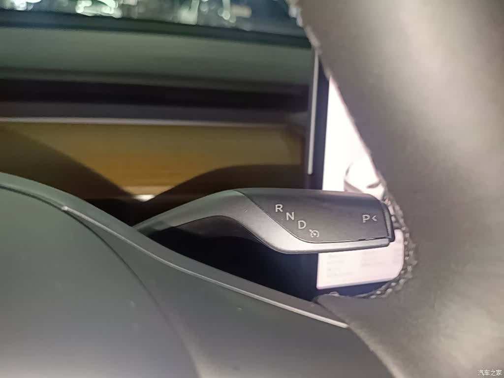 Tesla Model Y, 2022 14