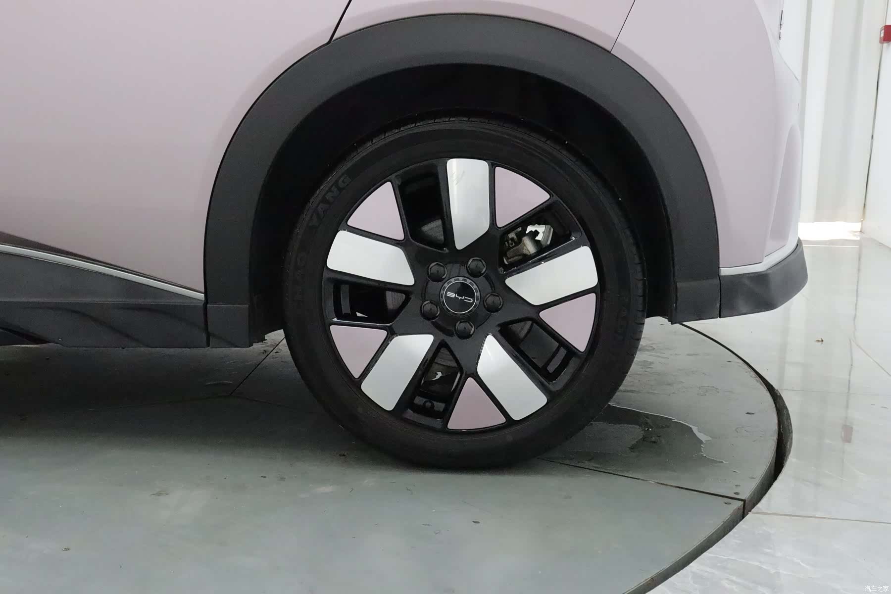 BYD Dolphin, 2022 11