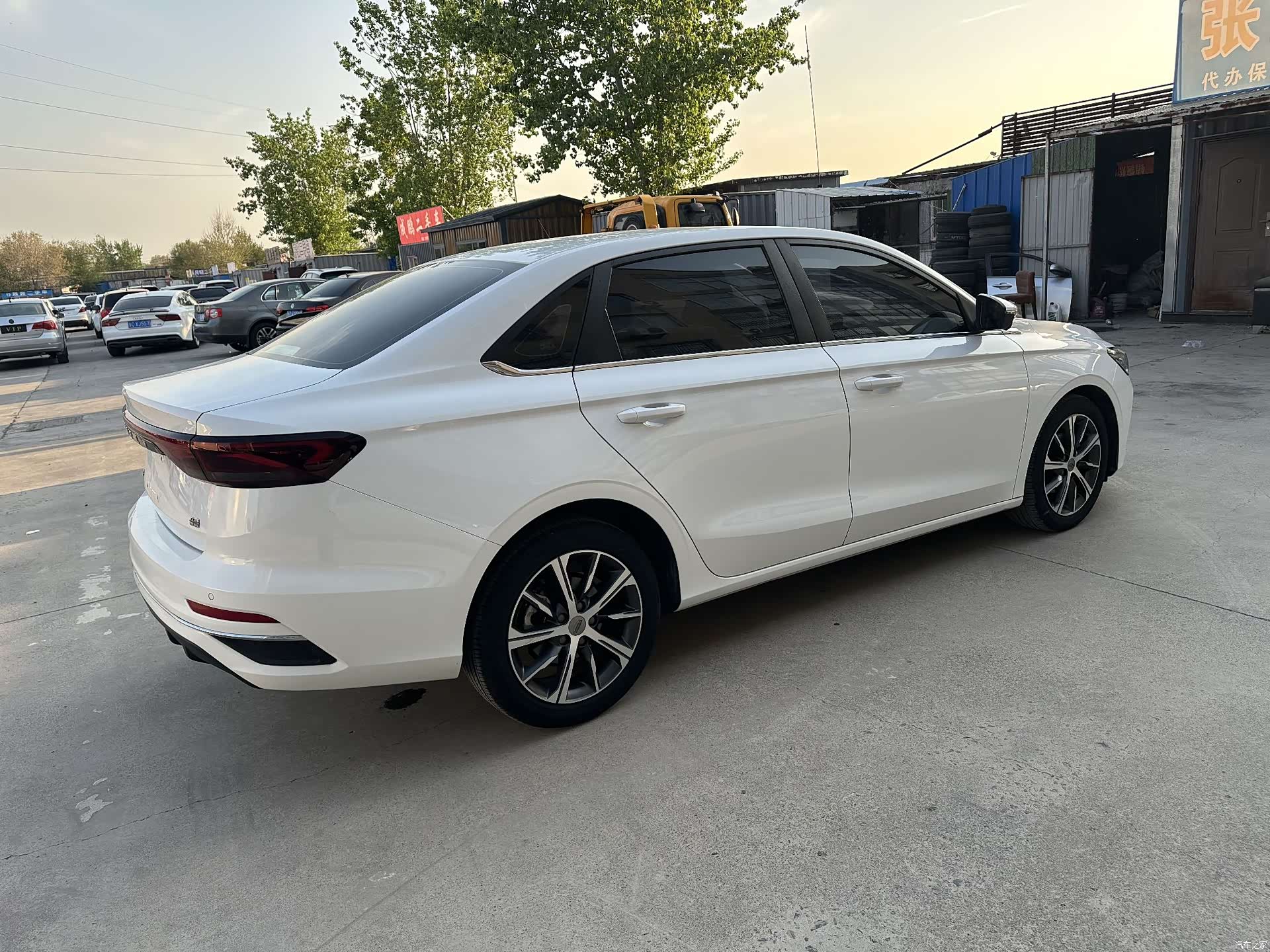 Geely Emgrand, 2021 26