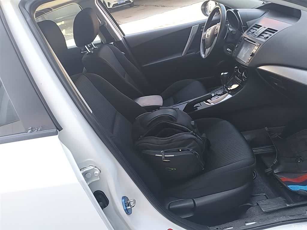 Mazda 3, 2015 25