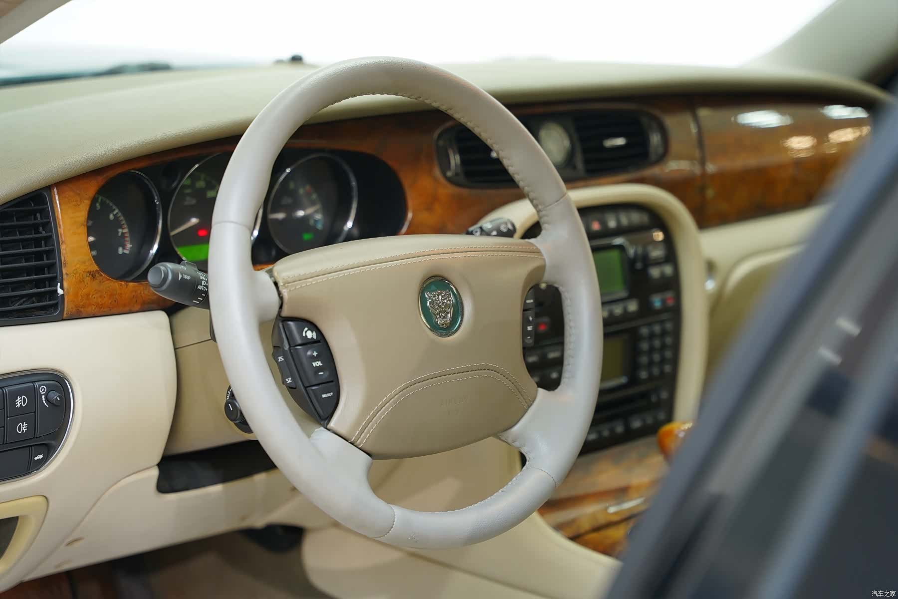 Jaguar XJ, 2008 15
