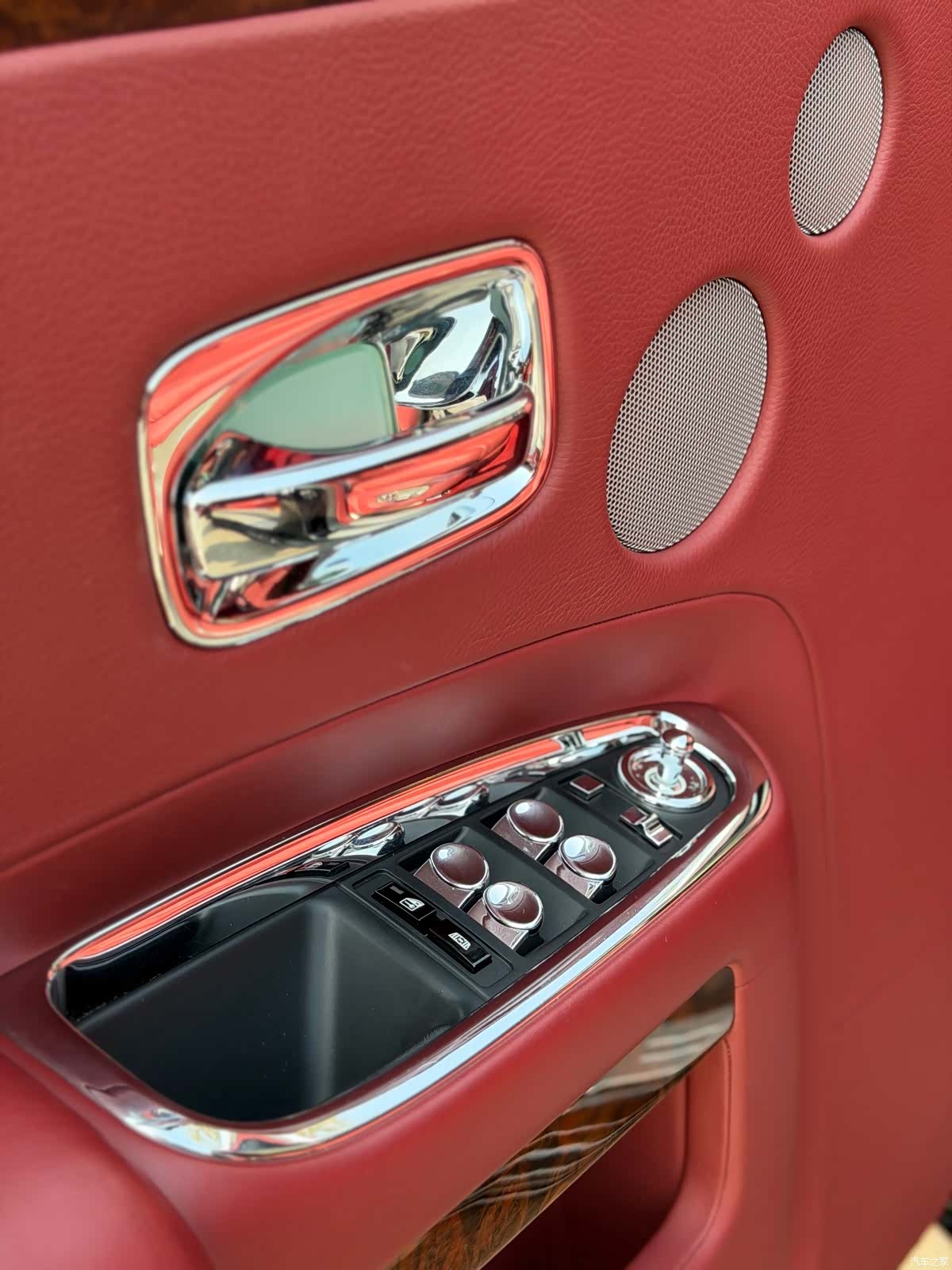 Rolls-Royce Ghost, 2016 24