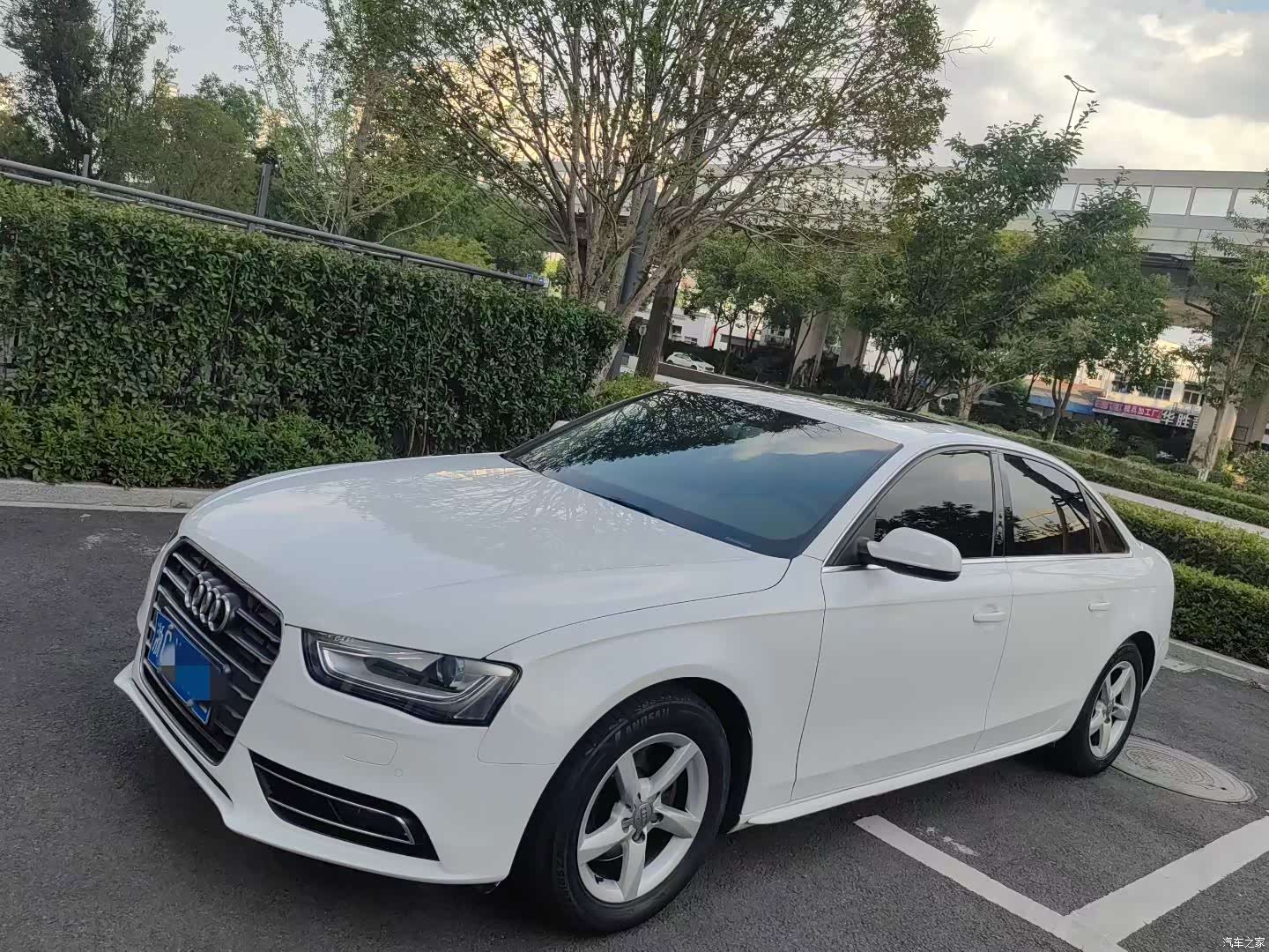 Audi A4L, 2014 1