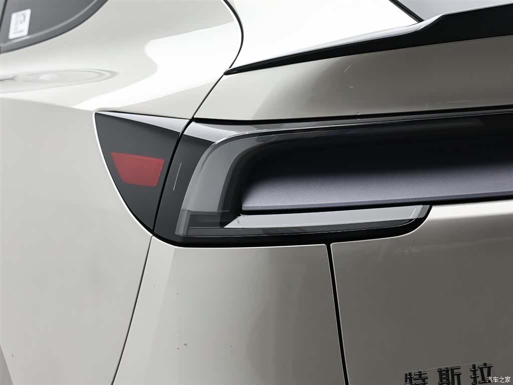 Tesla Model Y, 2025 8
