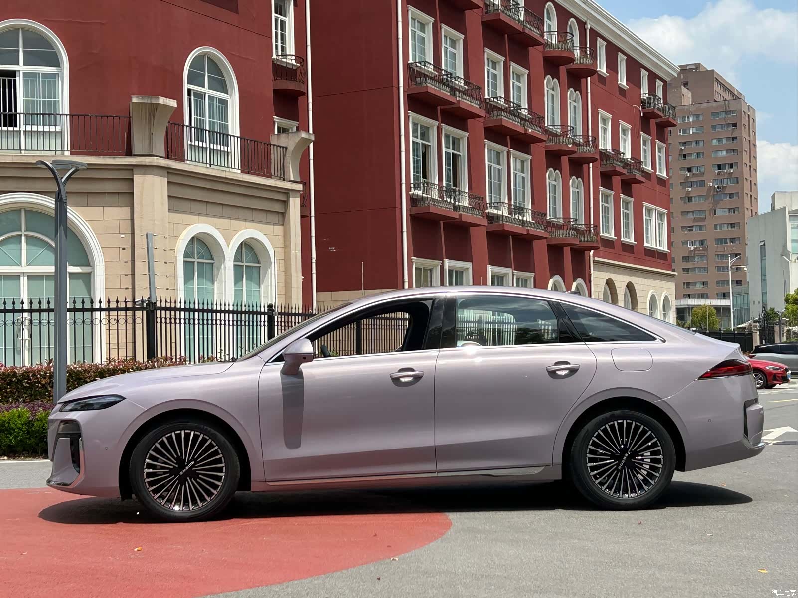 Roewe M7, 2025 6