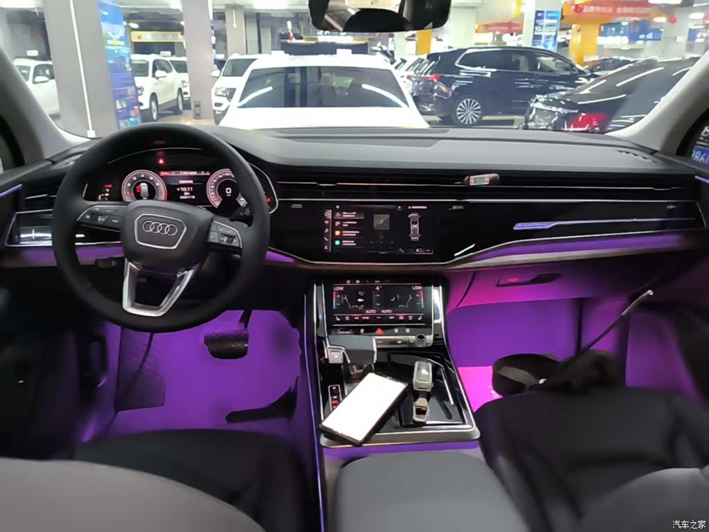 Audi Q7, 2023 10