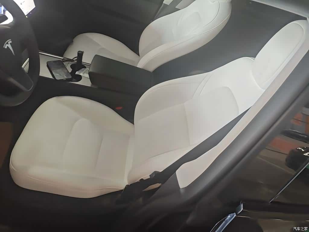 Tesla Model Y, 2024 15