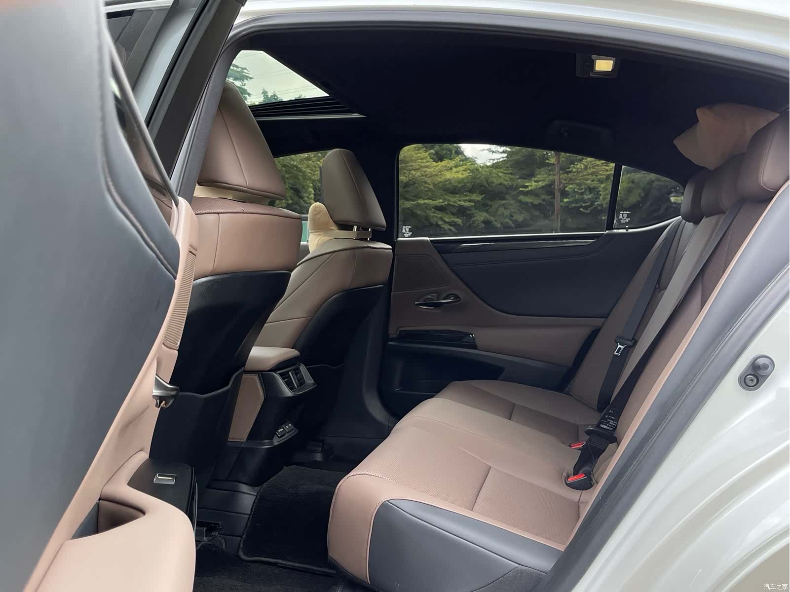Lexus ES, 2024 12