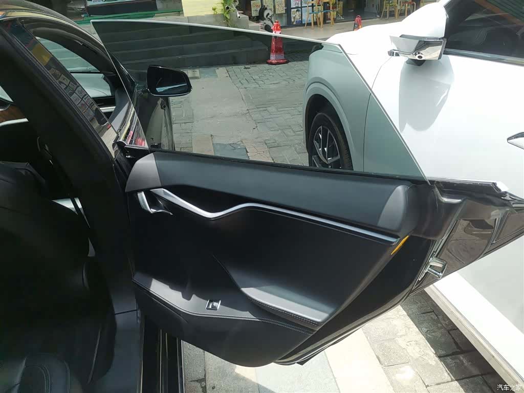 Tesla Model S, 2019 16