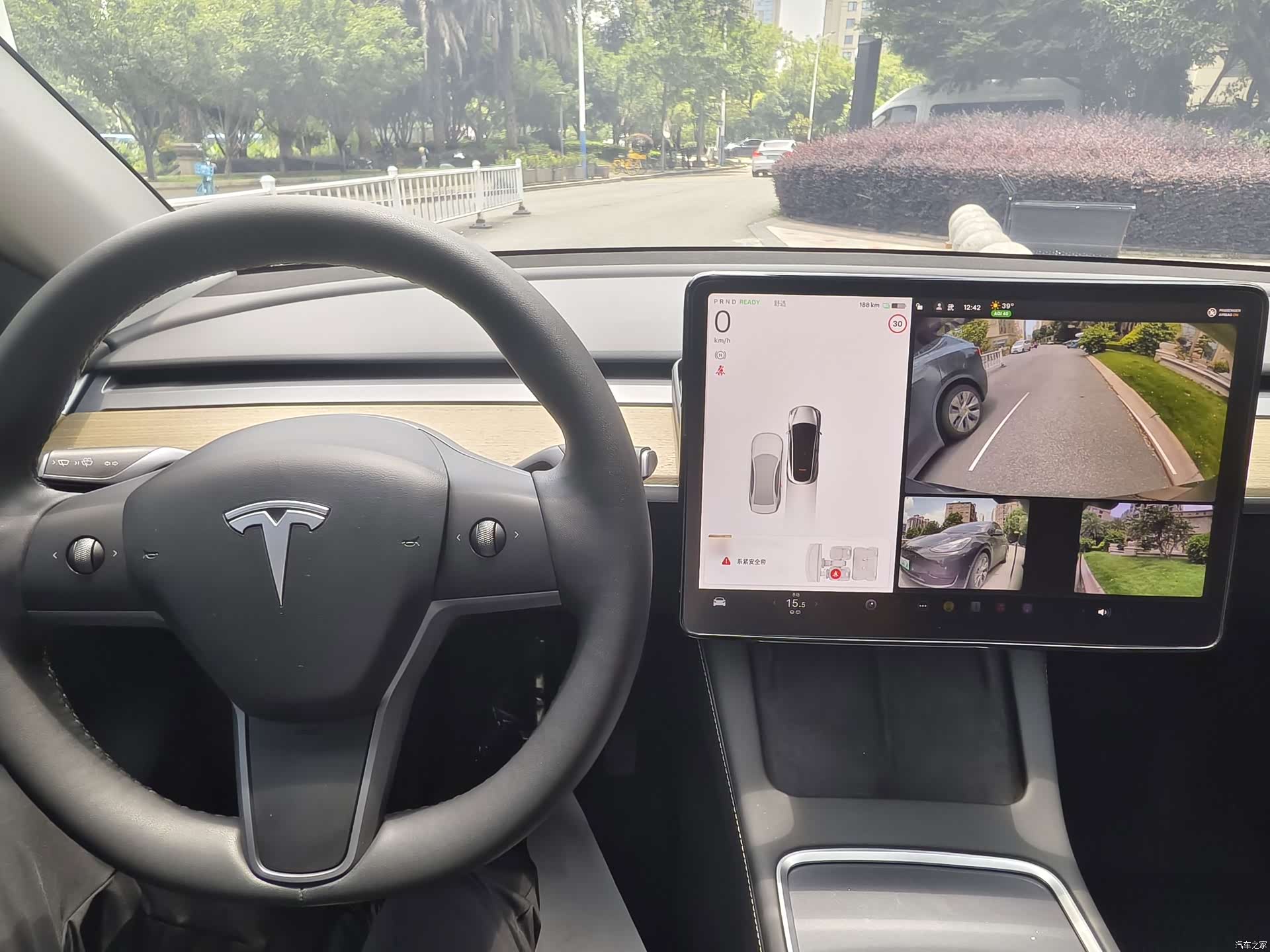 Tesla Model Y, 2023 15