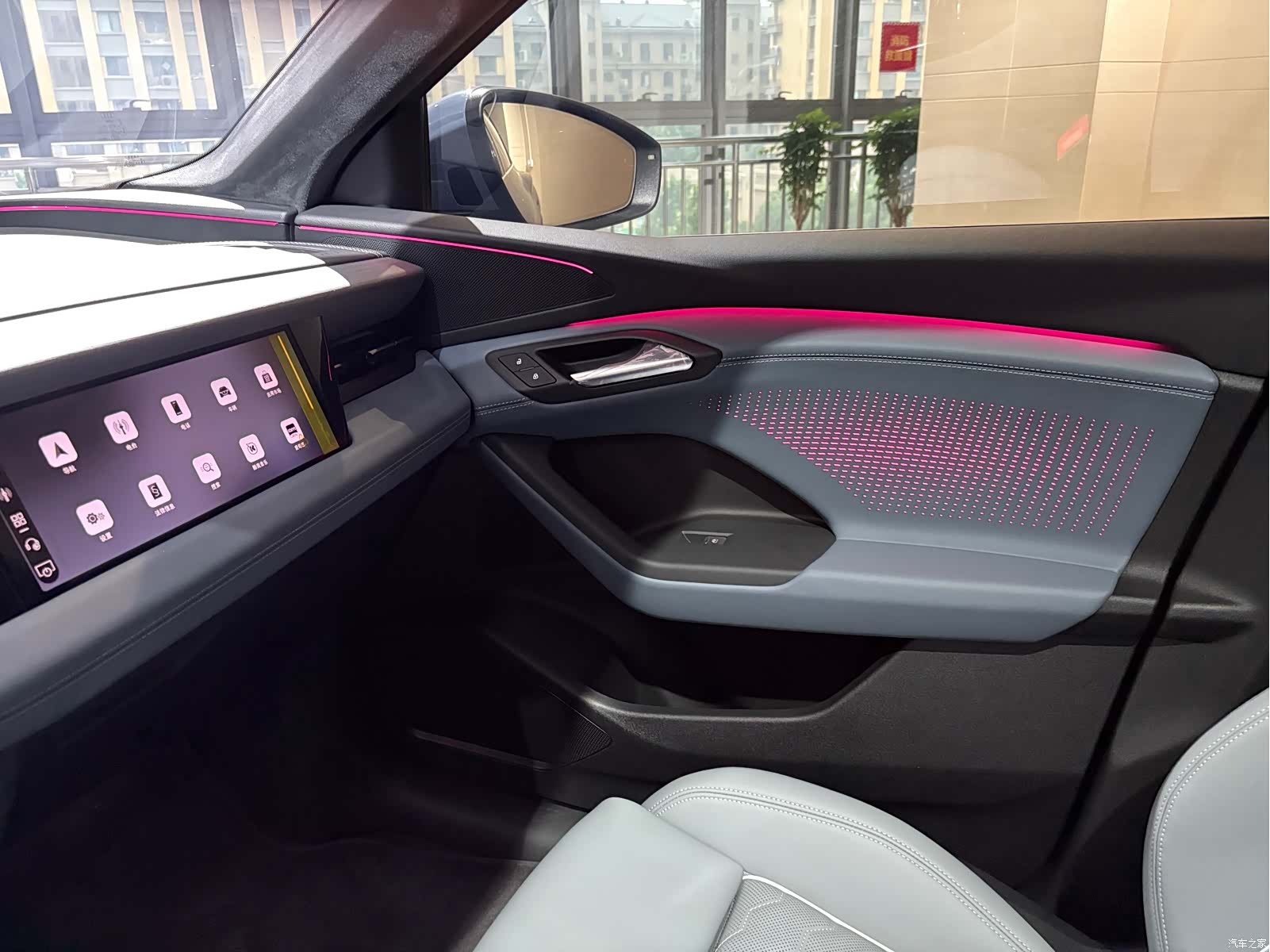 Audi e-tron, 2026 18