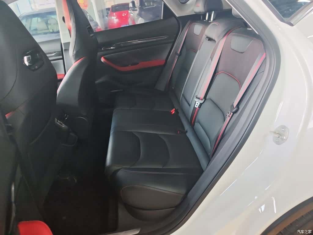 Geely Emgrand, 2022 17