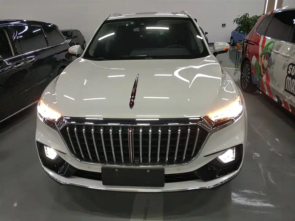 Hongqi HS5