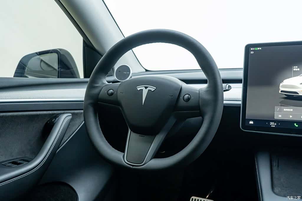 Tesla Model Y, 2024 21