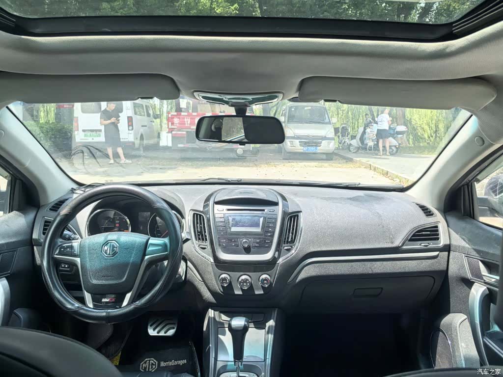 MG MG5, 2012 6