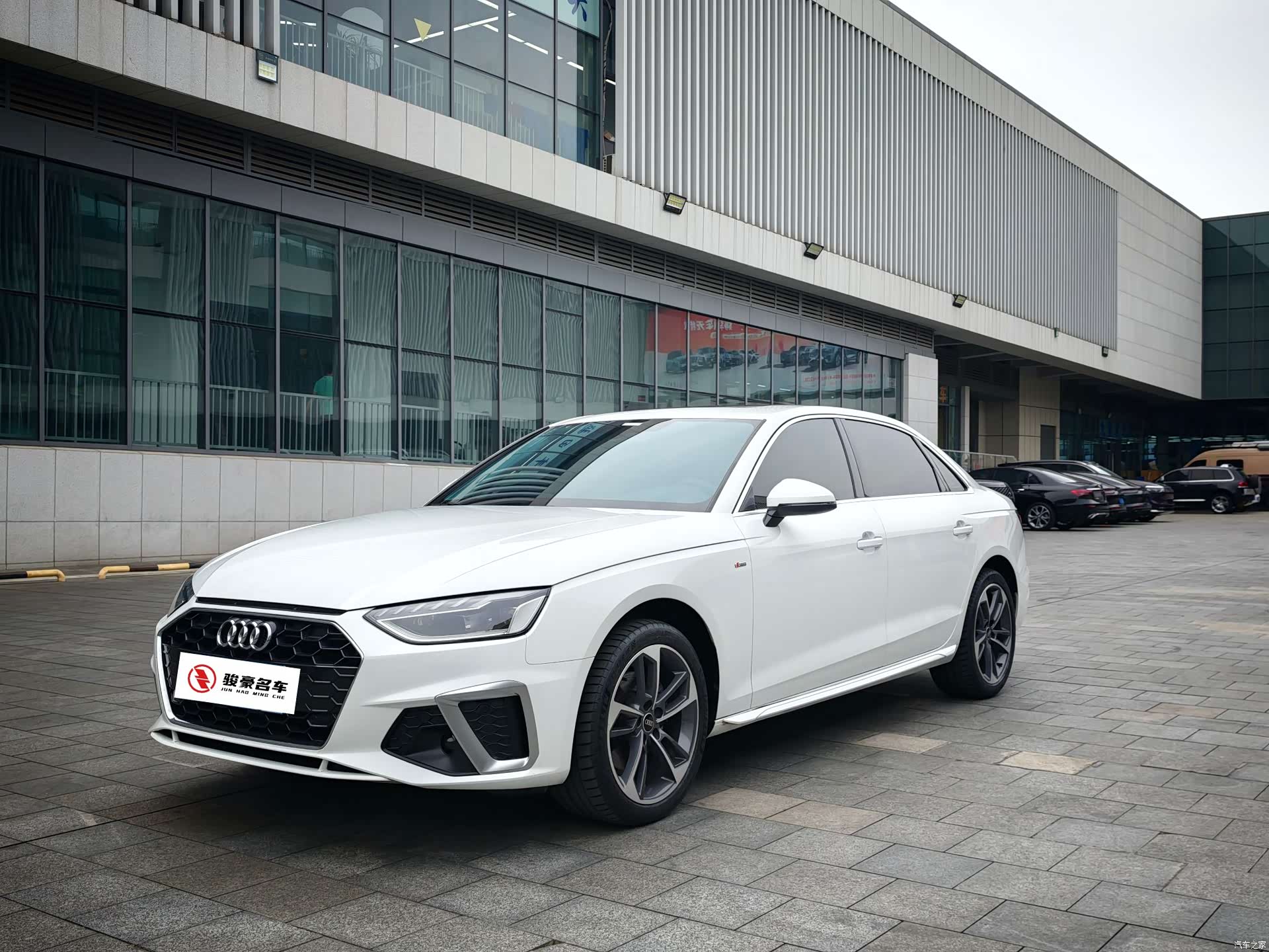 Audi A4L, 2025 1