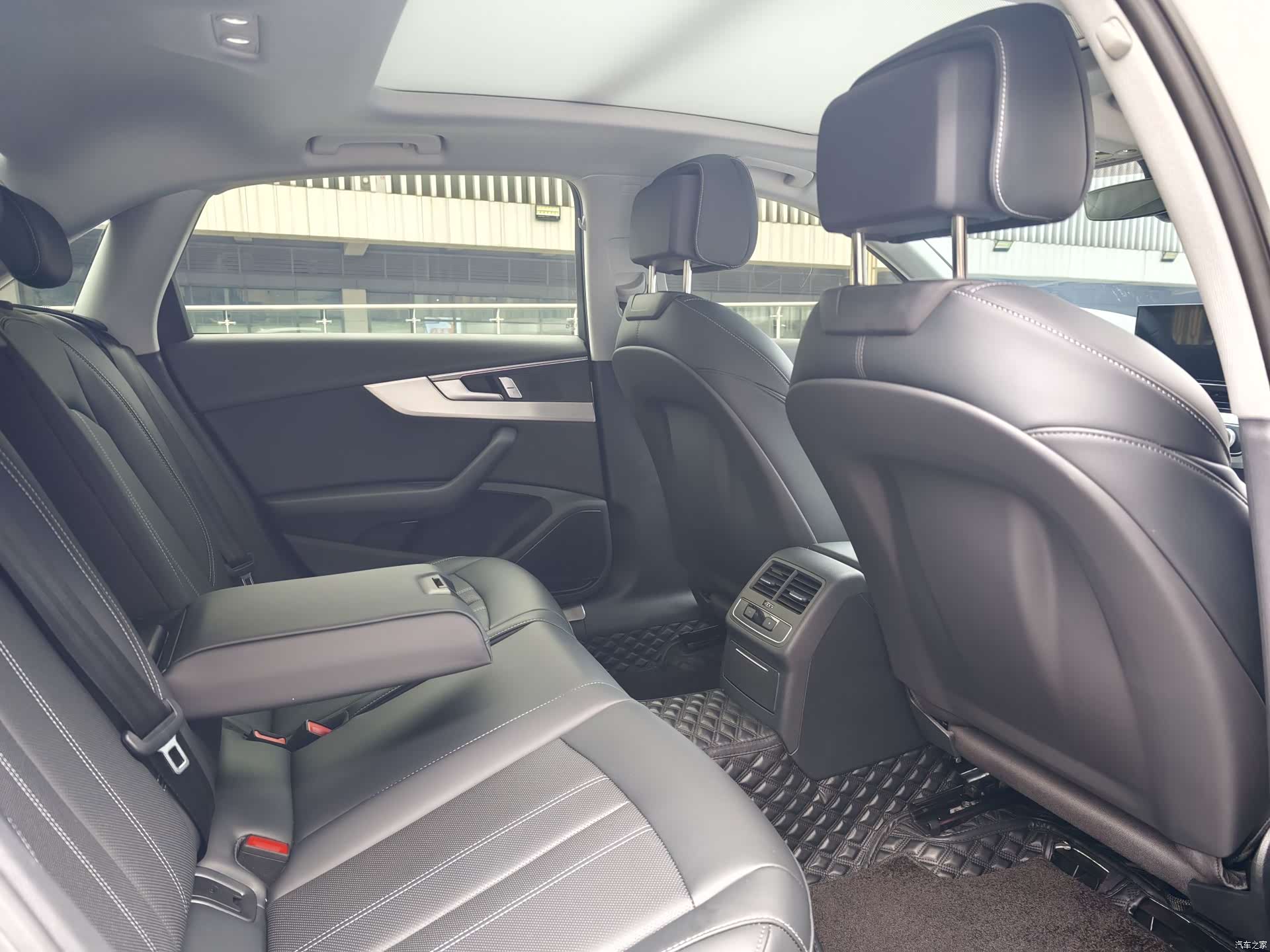 Audi A4L, 2025 12