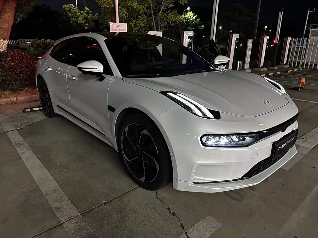 Zeekr 001