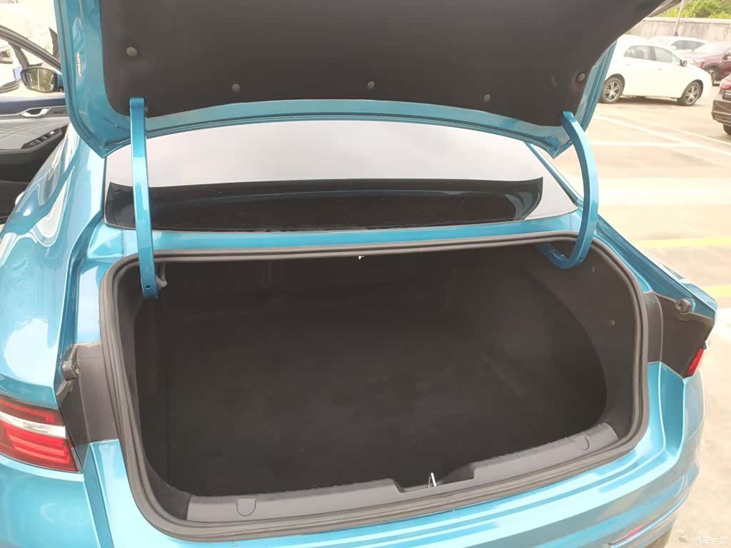 Geely Preface, 2021 15