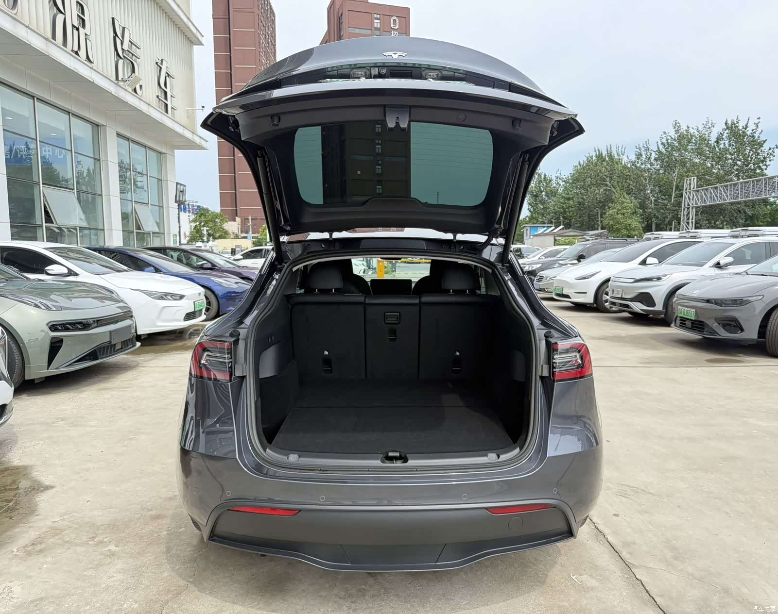 Tesla Model Y, 2022 15