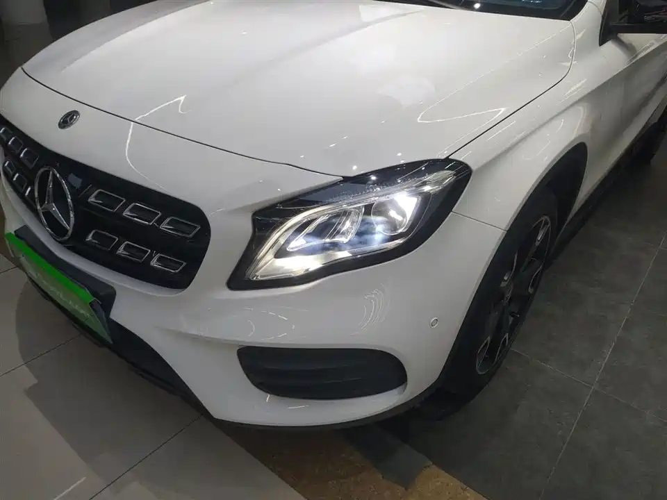 Mercedes-Benz GLA