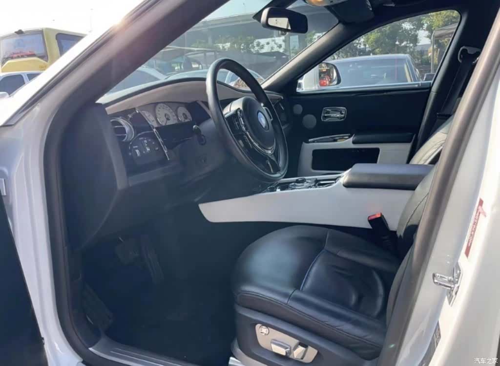 Rolls-Royce Ghost, 2013 4